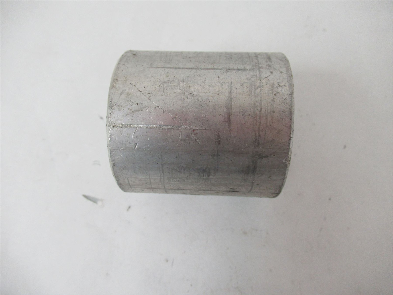 249922 New-No Box; MFG unkn-249922 Lot-5 Aluminum Conduit Coupling 1″NPT