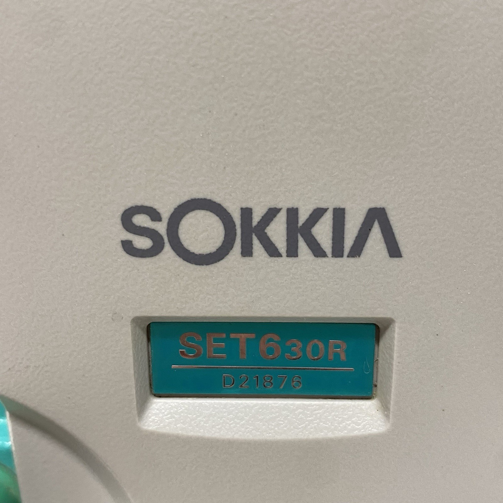Sokkia SET630R Reflectorless Total Station W/ 2 Batteries, Case, Charger, Tools
