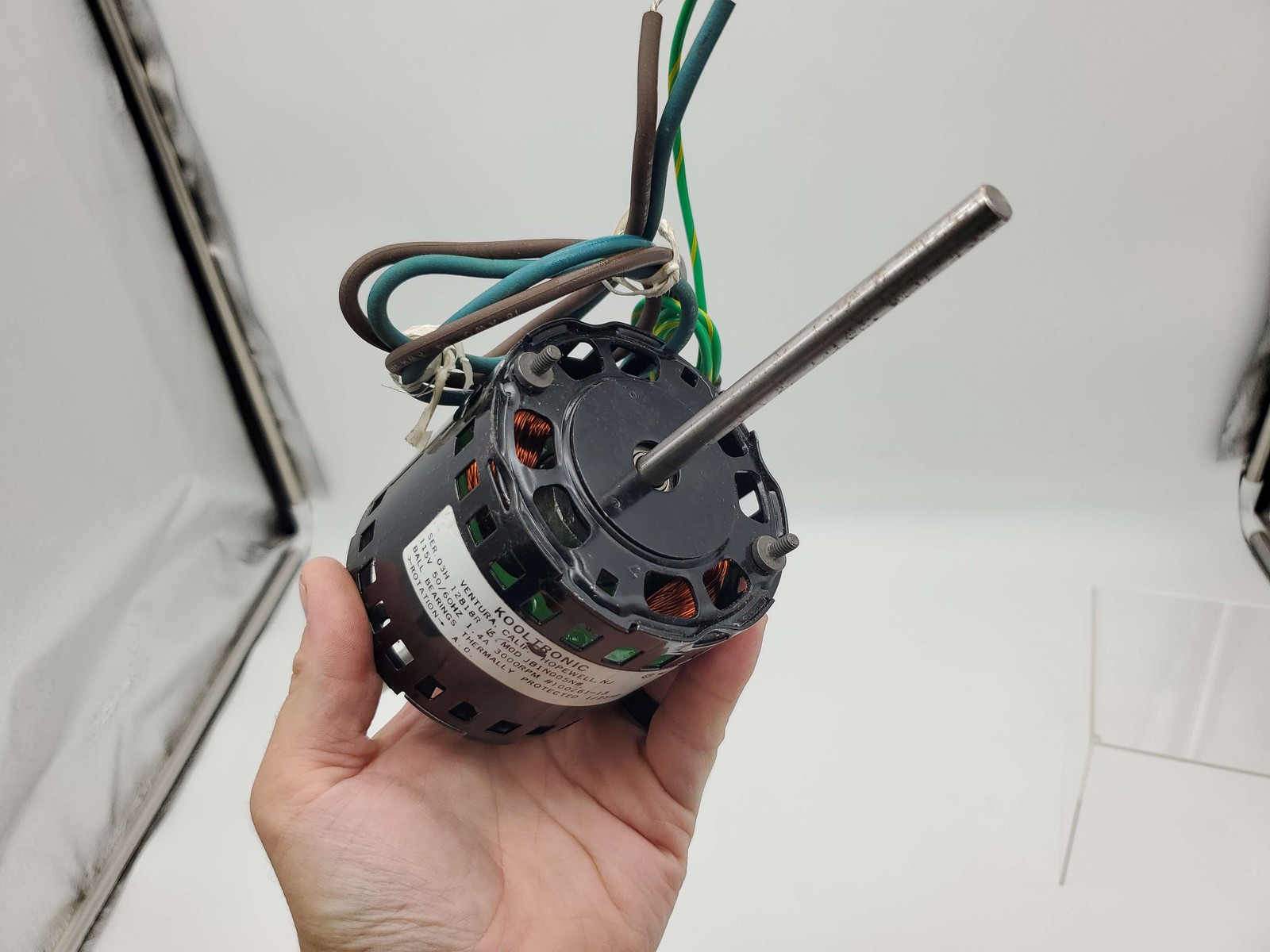 Kooltronic JB1N005N 1/25HP Motor 1.4A 115V 3000 RPM 2x 0.32″ D 3.82″ L Shaft