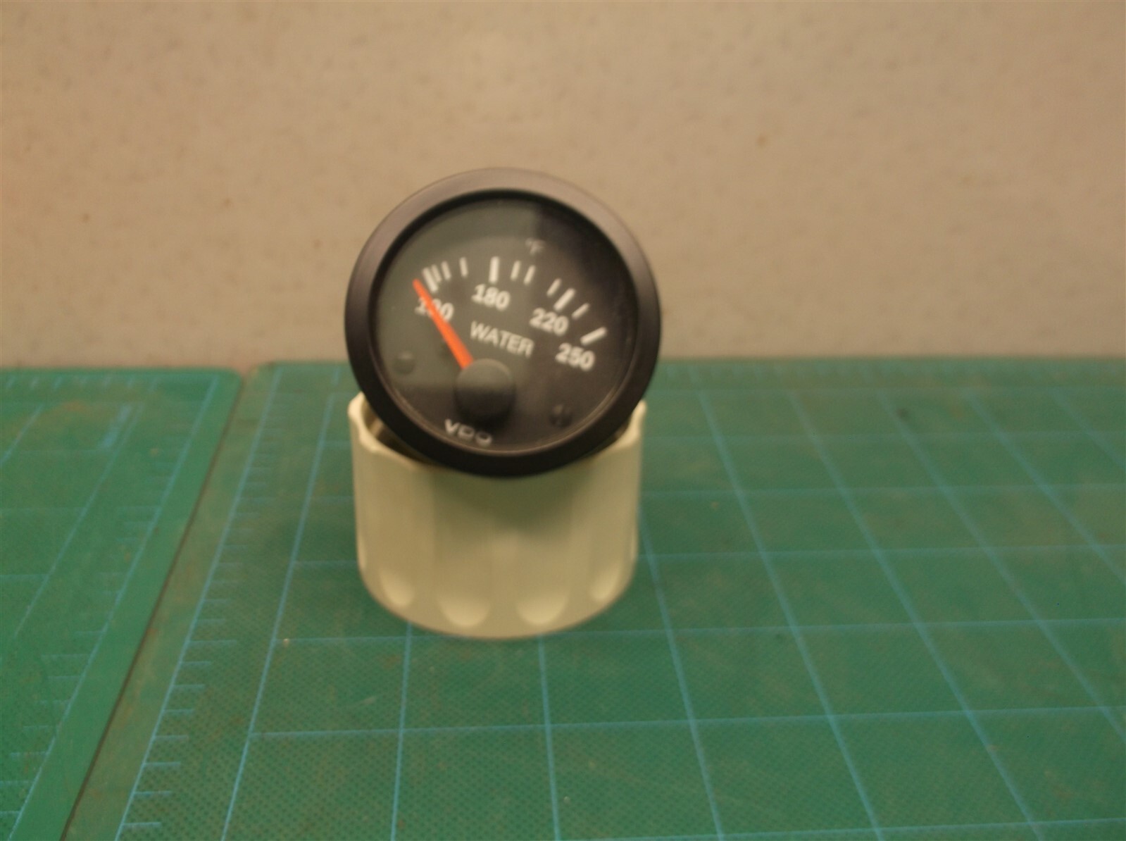 VDO 310-030-006 250 F Electric Water Temperature Gauge for a Doron Precision Sy