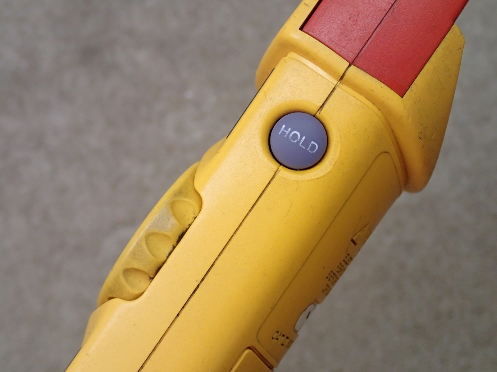 Fluke 337 True RMS Digital Clamp Meter Works but Hertz Out User Item