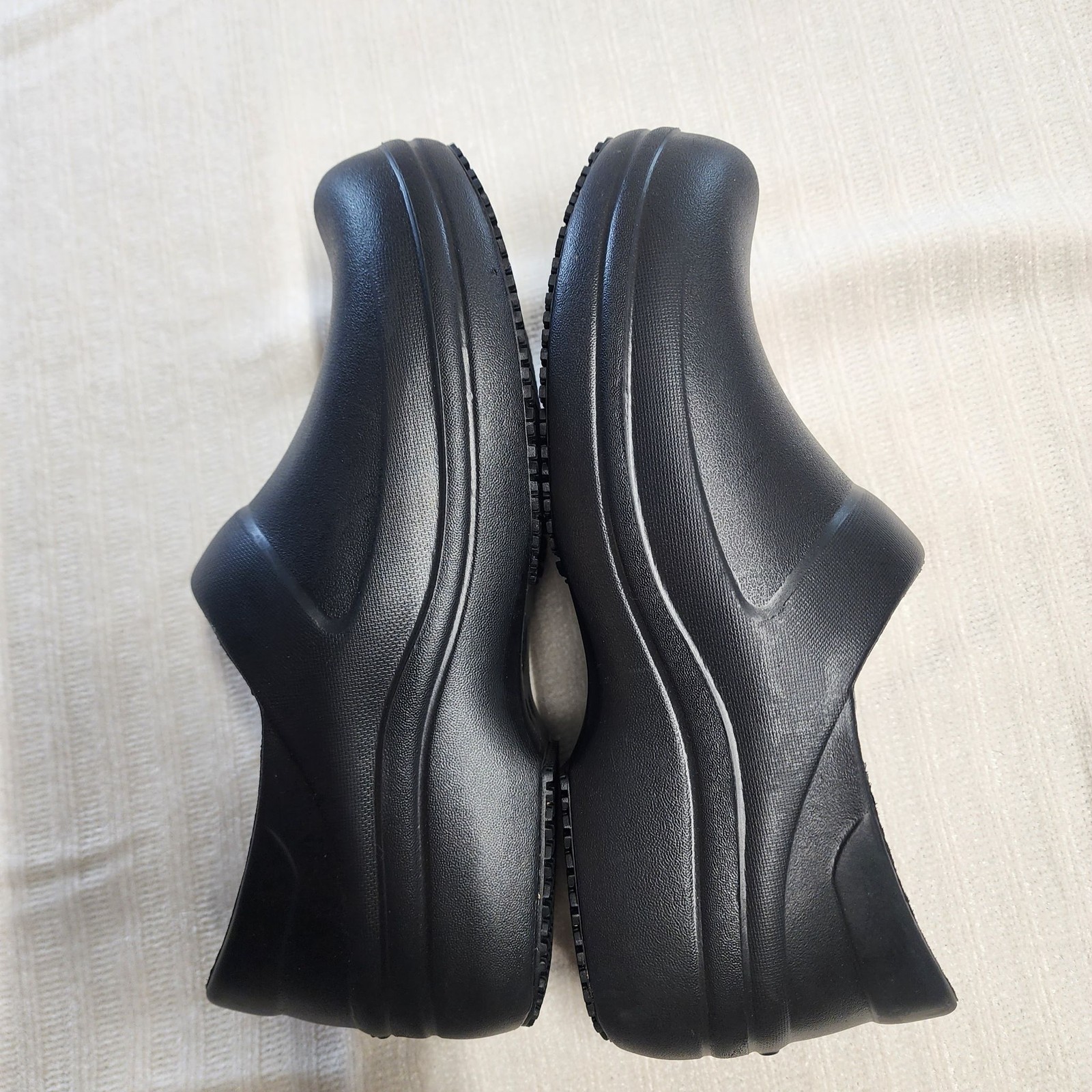 Crocs On The Clock Slip Resistant Work Clogs Black Size 8 Women’s