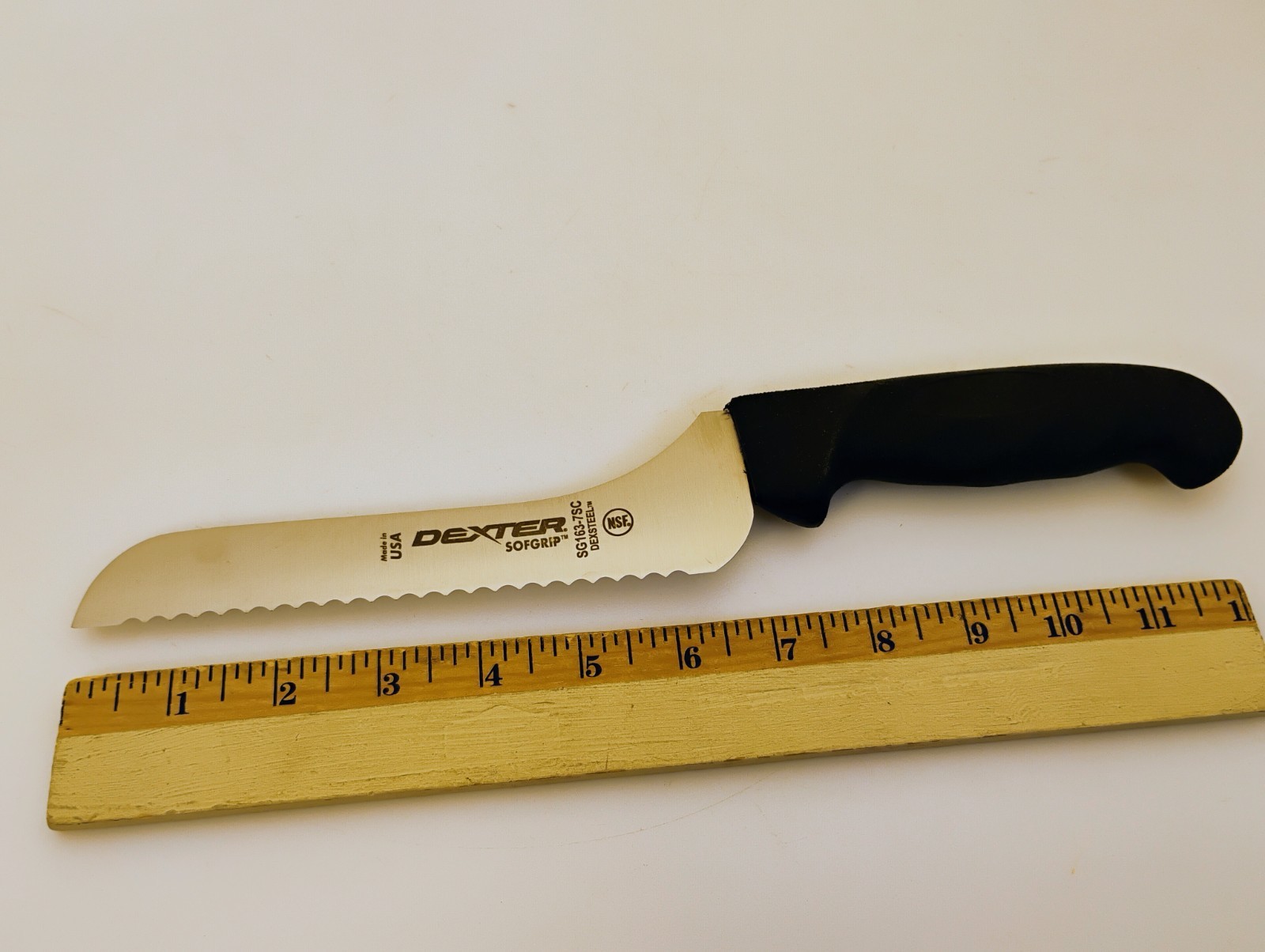 Dexter USA 7 inch Offset Blade Scalloped Edge Bread Knife Black Handle SG163-7SC