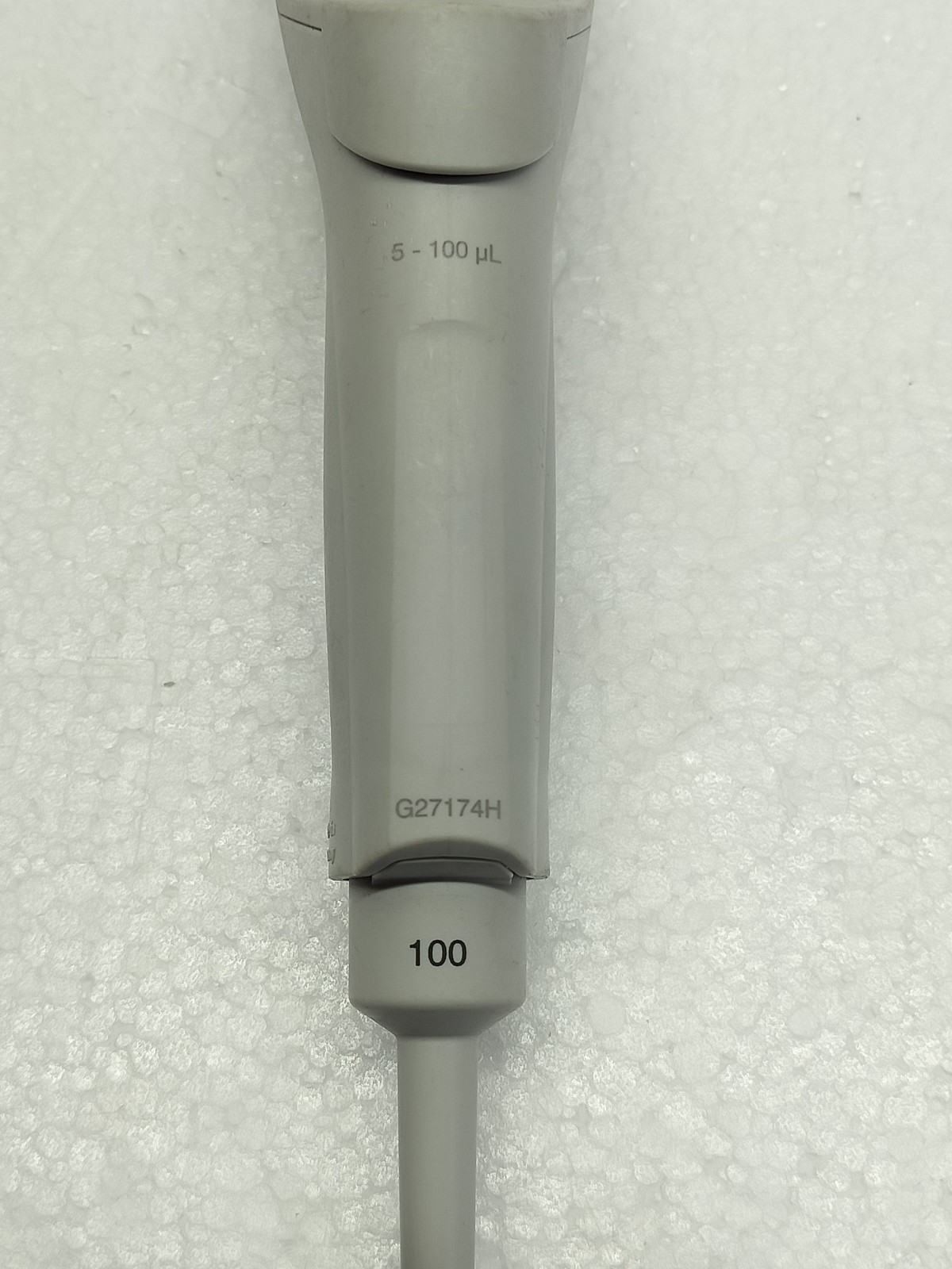 Eppendorf Xplorer Plus 5-100 uL Electronic Pipette Single Channel