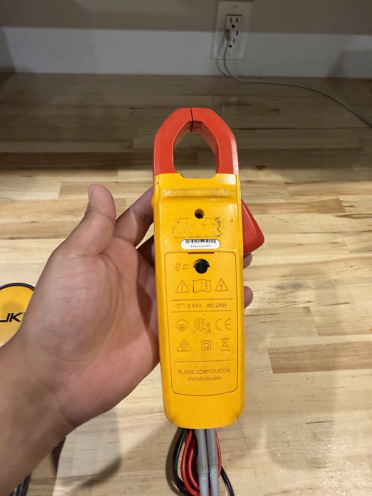 Fluke 323 TRUE-RMS DIGITAL CLAMP METER W/ BAG & LEADS (SHIPS FAST)