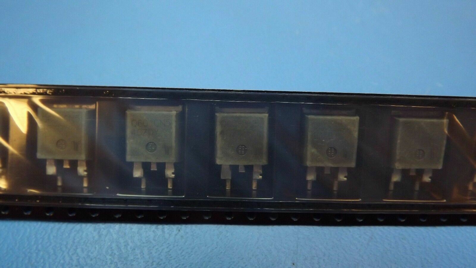 (10 PCS) Q6010N5RP LITTELFUSE/TECCOR 600V 10A 50-50-50 mA TO263 ROHS