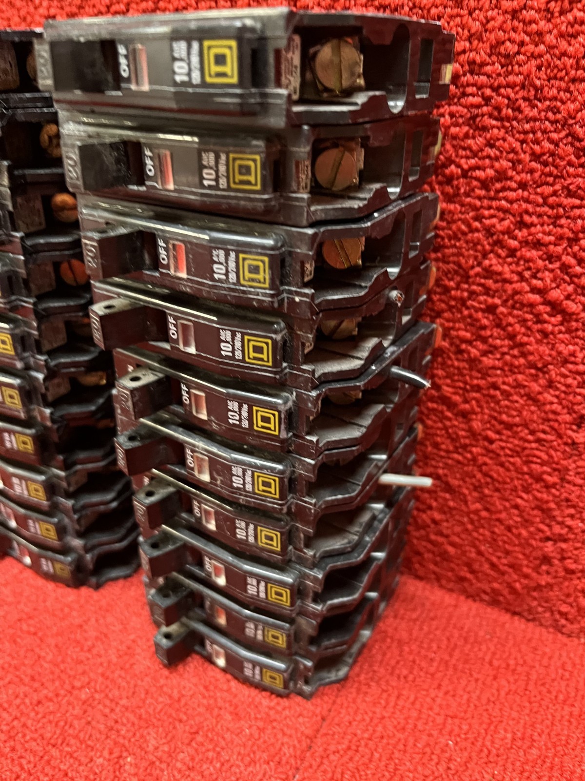 Lot of 20 Square D QO120 Circuit Breakers 20Amp 1 Pole 120/240VAC 10ka Good Cond