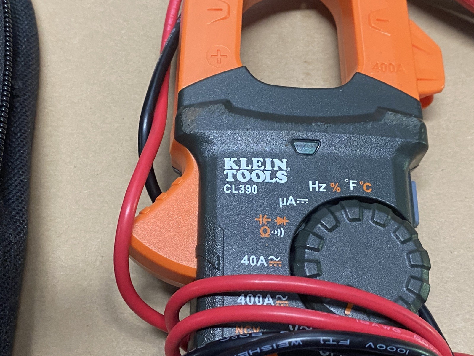 Klein Tools CL390 400 A AC/DC Auto-Ranging Digital Clamp Meter W/ Case