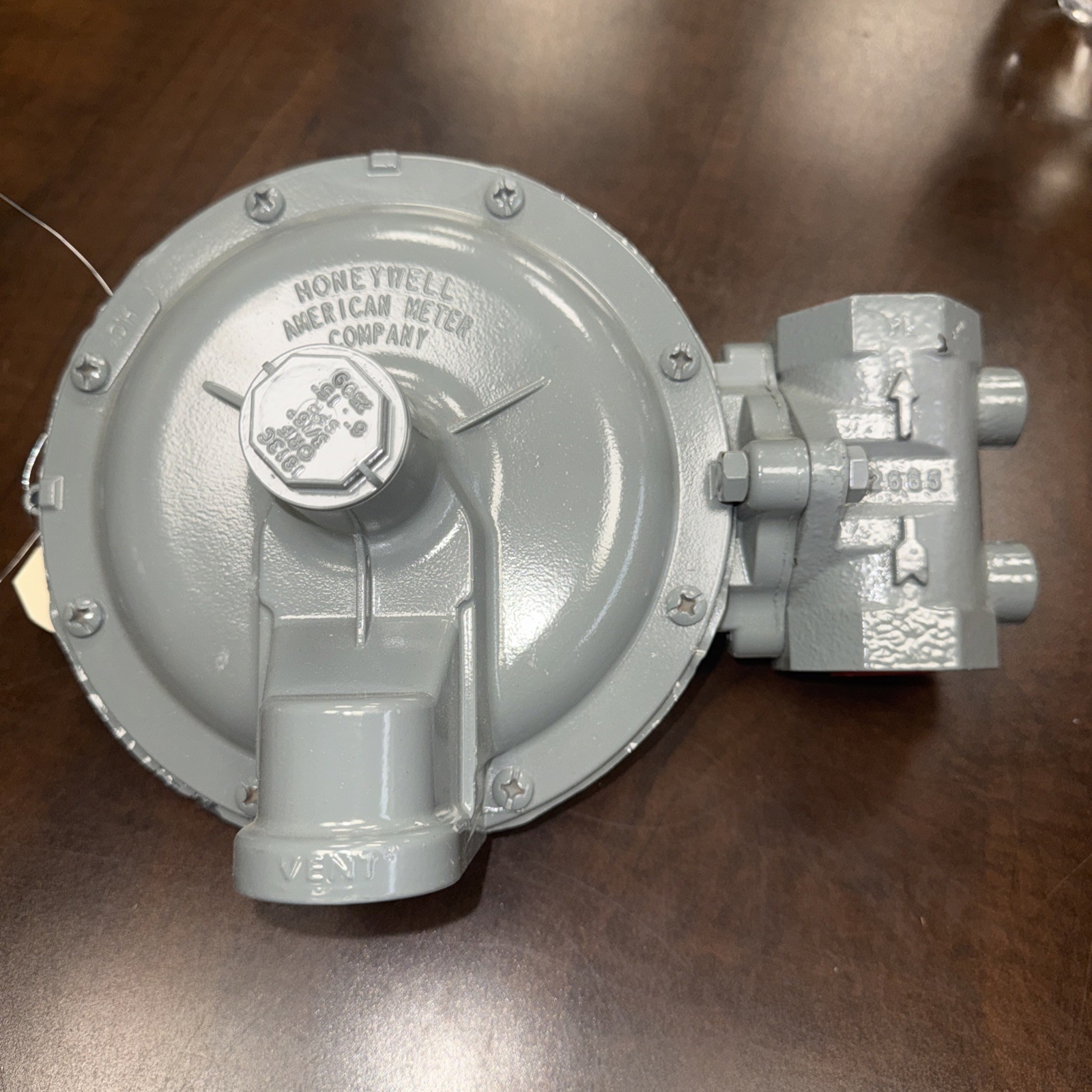 Honeywell American Meter 1813C Gas Pressure Regulator – Gray