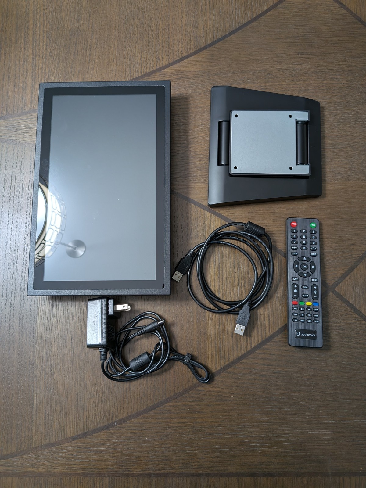 Beetronics 12TS7M 12″ Touchscreen HDMI 9-28VDC BEE12TS7M Good Condition