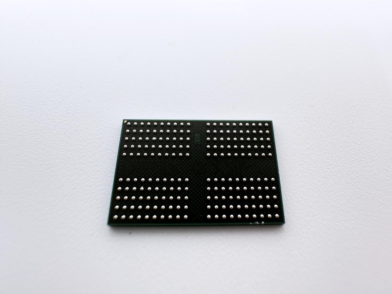 K4F6E3S4HM-MGCJ Samsung 16Gb LPDDR4 SDRAM Dual Channel FBGA-200