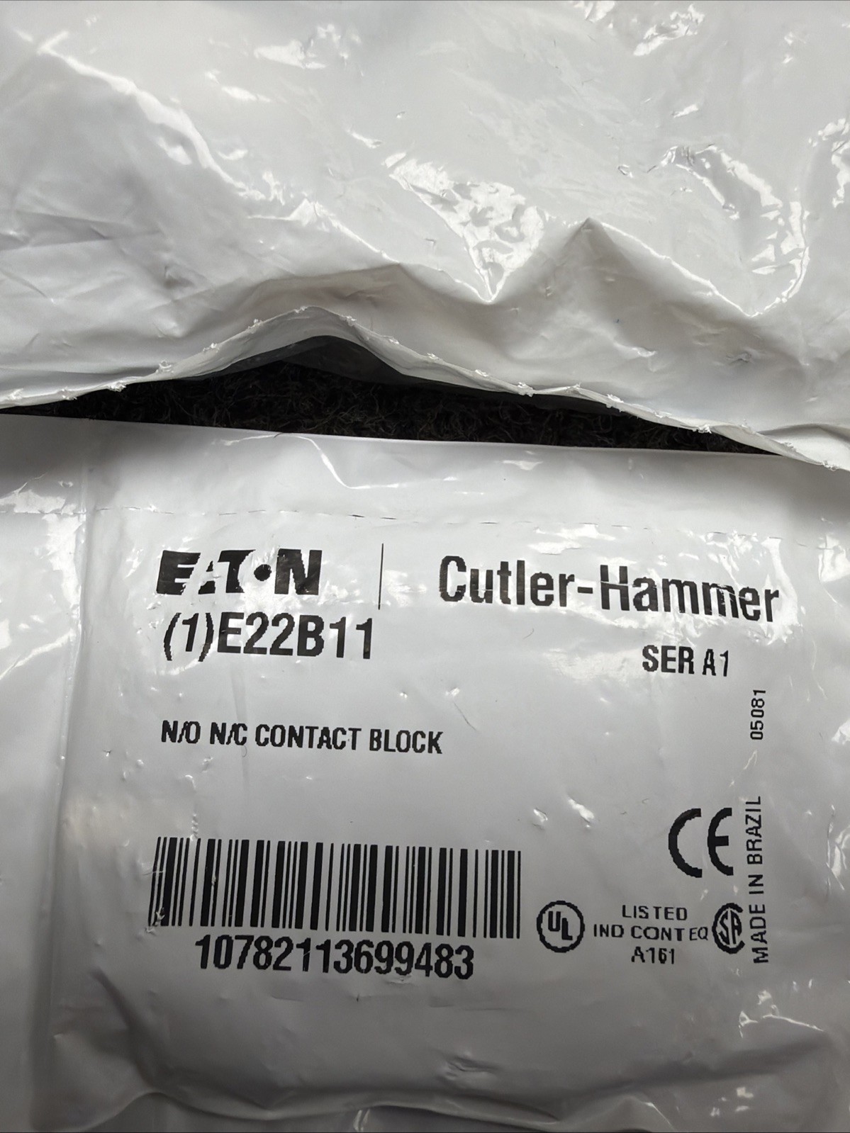 NEW EATON CORPORATION E22-V61 / E22V61 w/ x2 E22B11 Contact Blocks