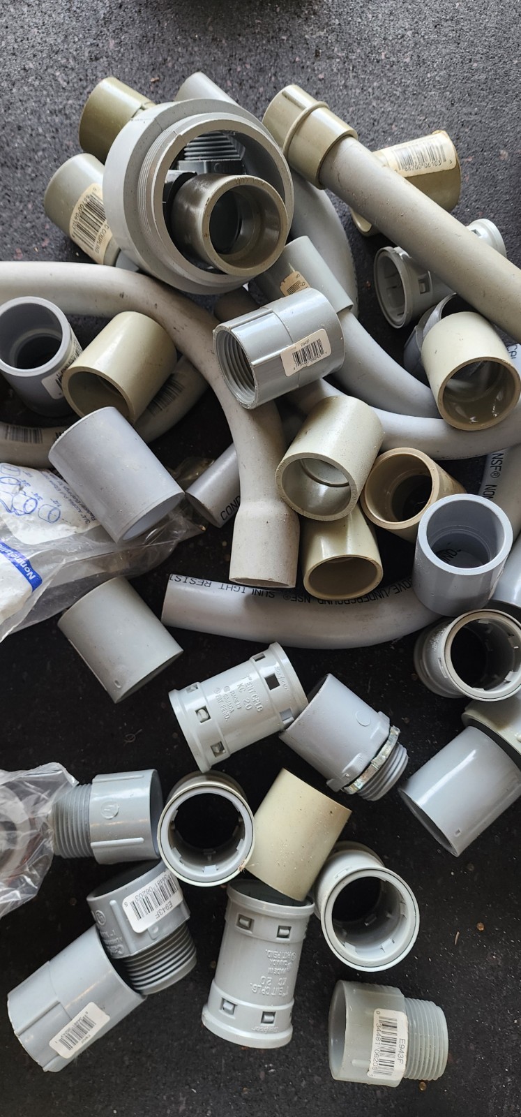 Estate LOT 100s Of Electrical PVC Conduit Fittings 1/2″-2 1/2″ NEW SEAL TIGHT
