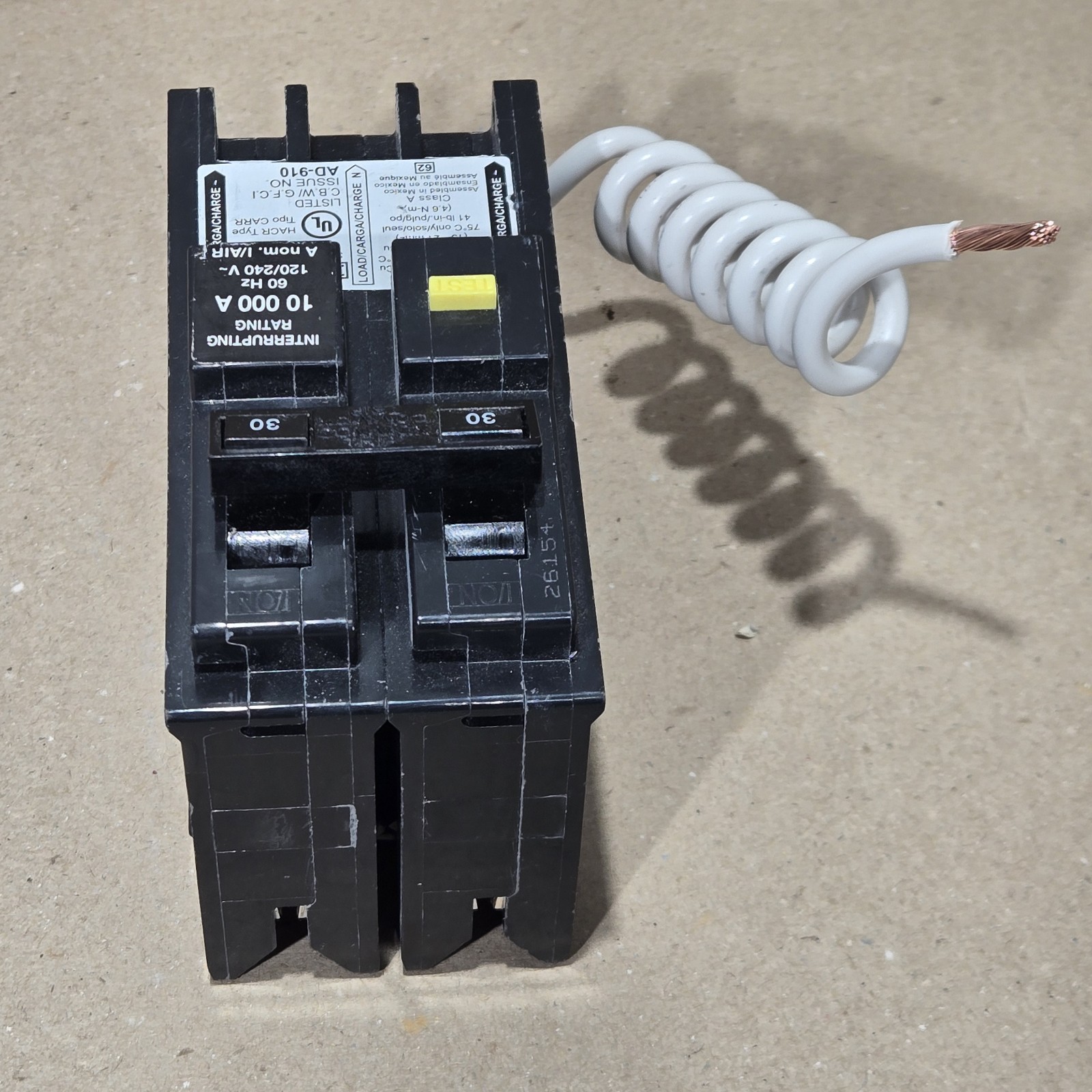 Square D Homeline HOM230GFI 2 Pole 30 Amp 120/240V Plug In HOM GFCI Breaker.