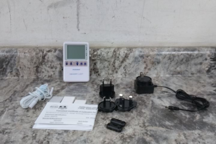 Traceable 6442 -58° to 158°F/-50° to 70°C Data Logging Thermometer (BW)
