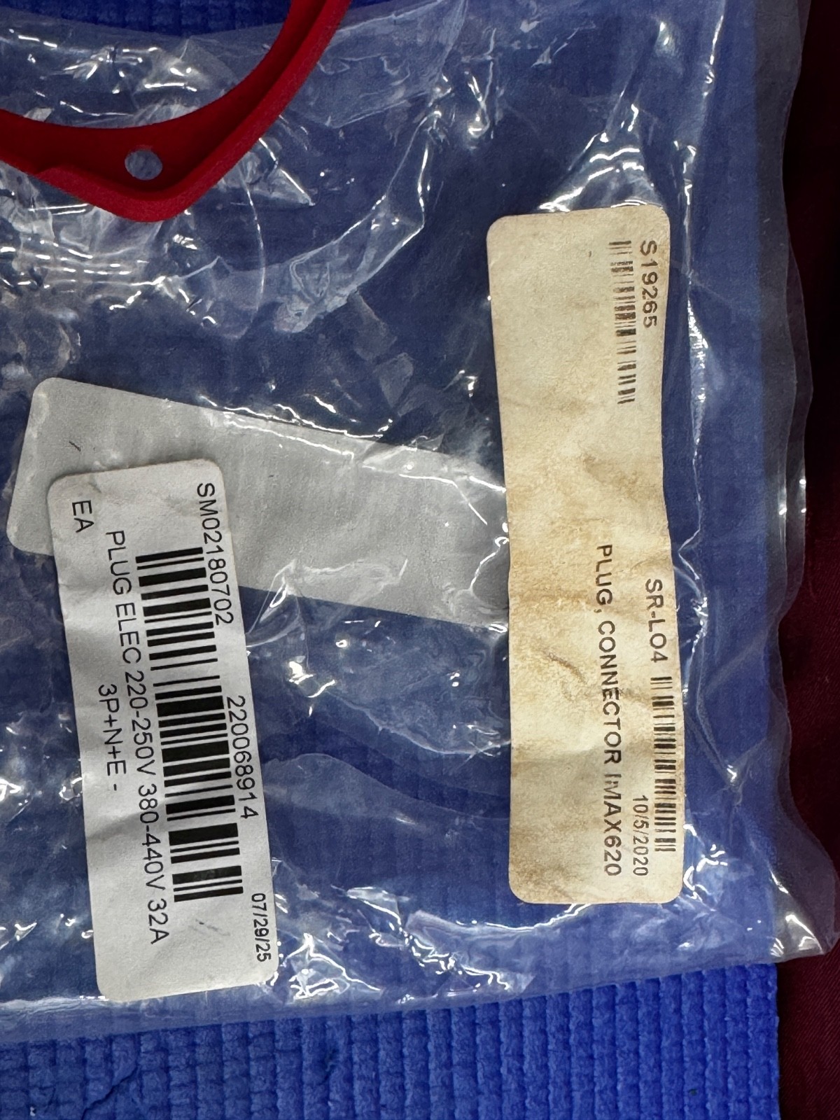 MARECHAL 6138017 DSN3 3P+N+E 50 Hz 380-440 Volts, 32A Plug