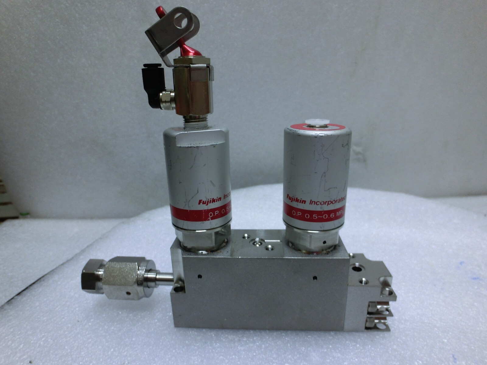 Lam Research 766-077821-501 Rev C Fujikin 567512 Valve Assy,0.5~0.6mPa,N.C_,9249