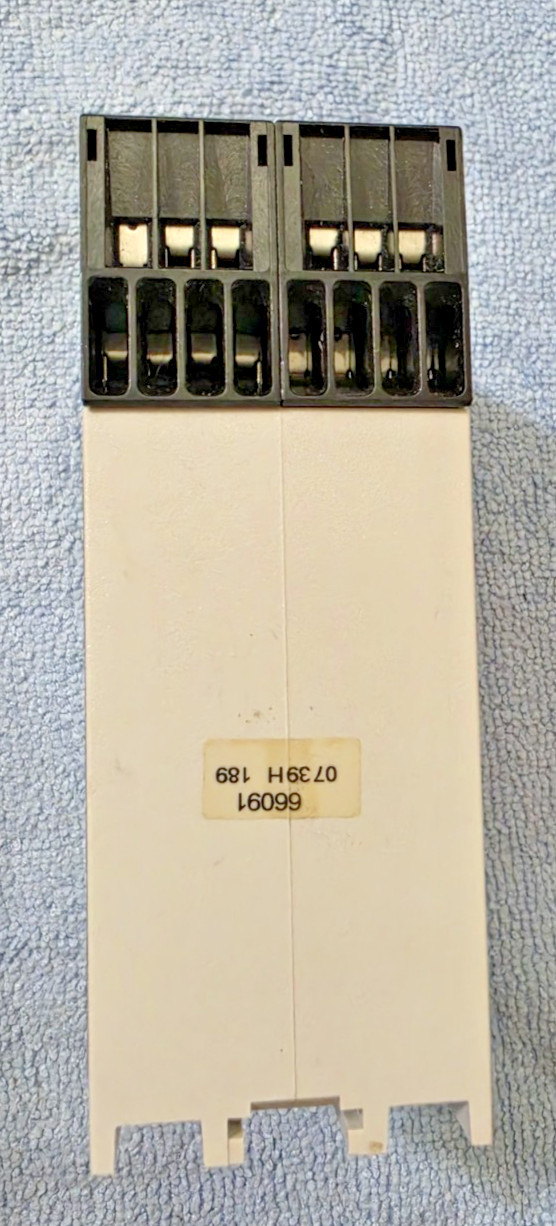 Banner Engineering ES-UA-5A Safety Relay, E-Stop Module, Output 6A, 66091, ES-UA