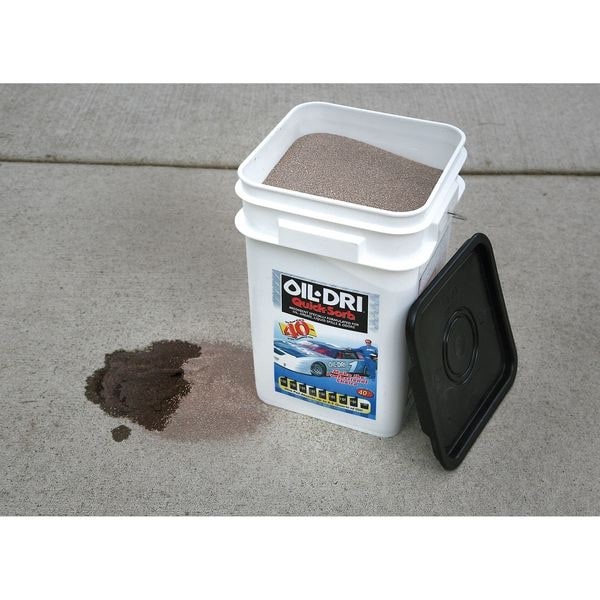 Oil-Dri I05000g-G60 Loose Absorbent, 2 Gallon Volume Absorbed Per Package, 20