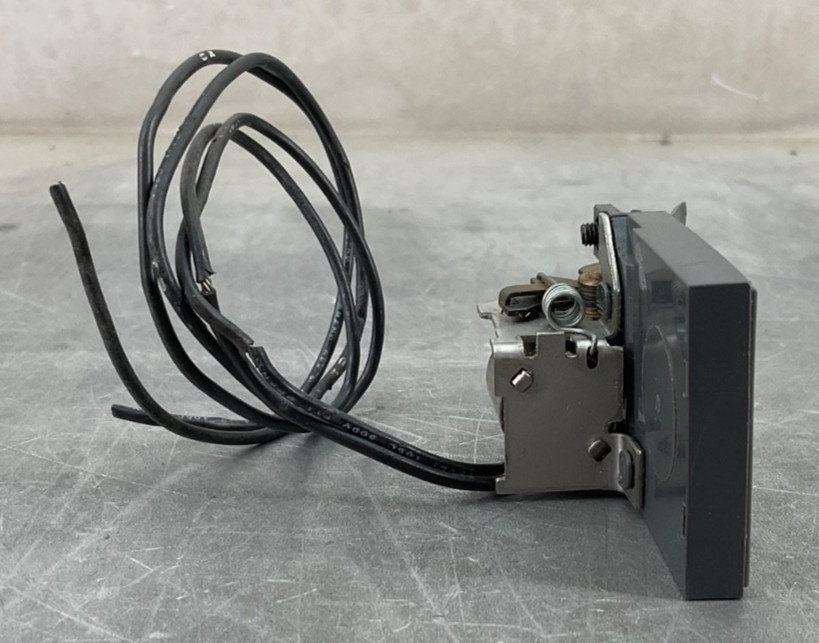 G.E. SAST1 SHUNT TRIP 120VAC 500mA SEDA/SEHA/SELA/SEPA/SFHA/SFLA/SFPA SHIPS FREE