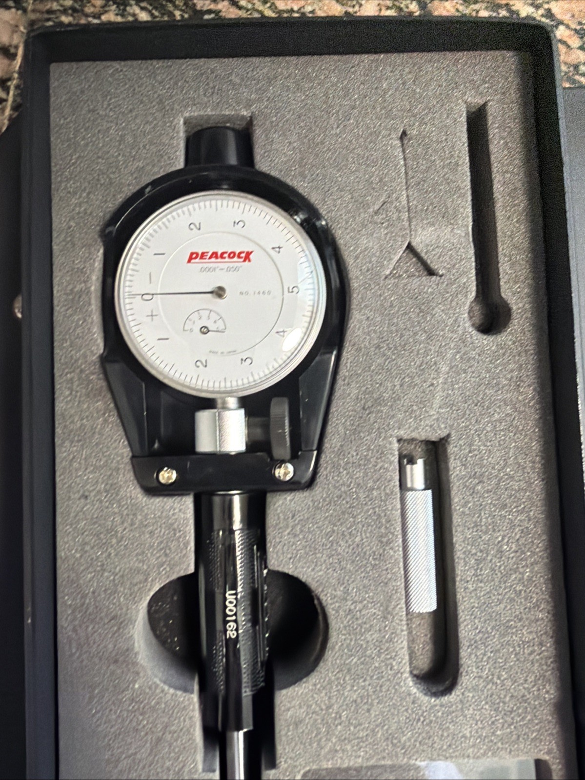 PEACOCK DIAL BORE GAGE SET .37″-.75″ RANGE .0001″ GRADS WITH CASE