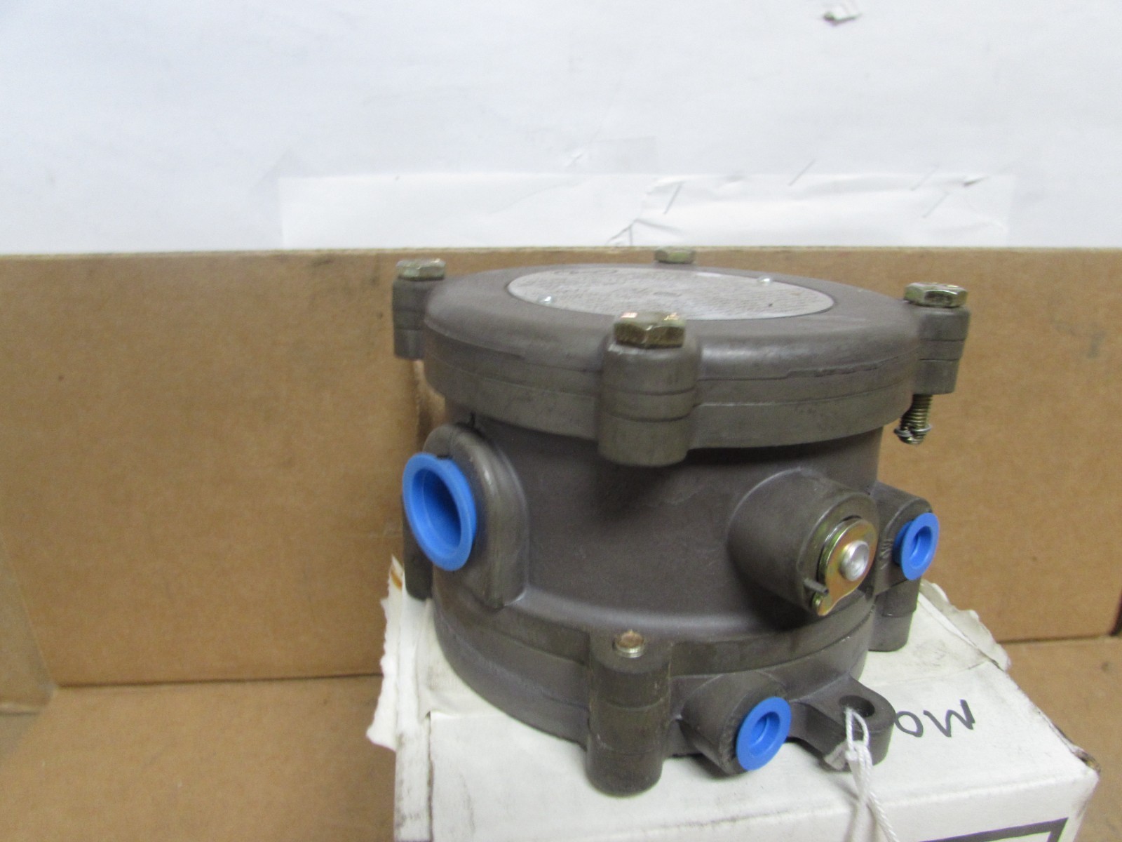 Dwyer 1950-10-2F Explosion-Proof Pressure Switch ( NEW IN BOX ) ***MAKE OFFER***