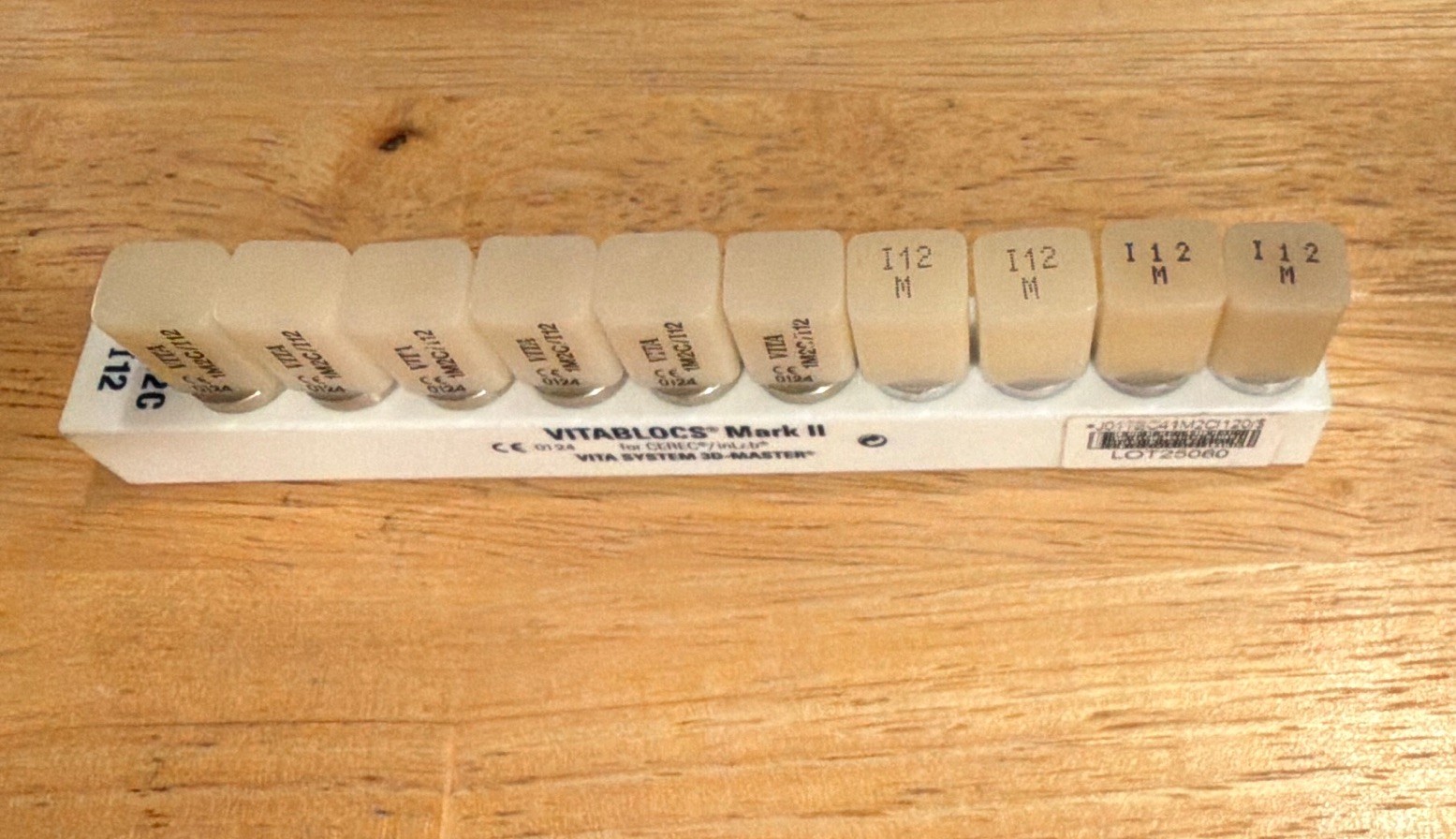 VITA VITABLOCS Mark II Shade Guide Blocks Tabs Set 1M2C I12 Lab, I12M