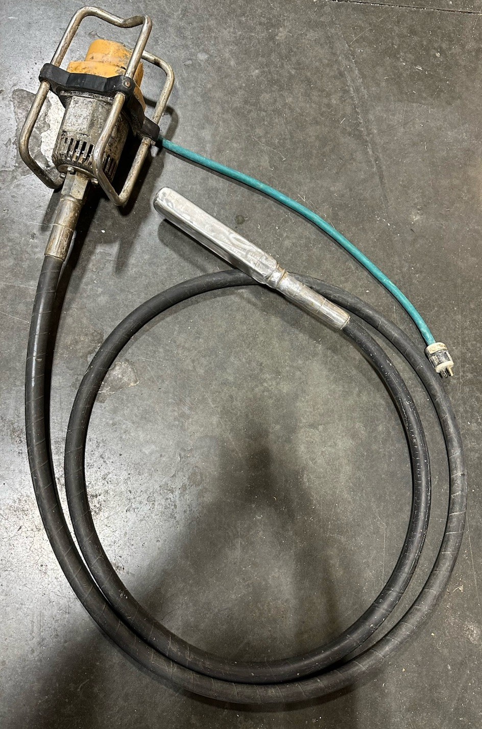 Wyco 993 Concrete Vibrator Motor 115V w/ 12’ Flex Shaft & 2” Head Tested
