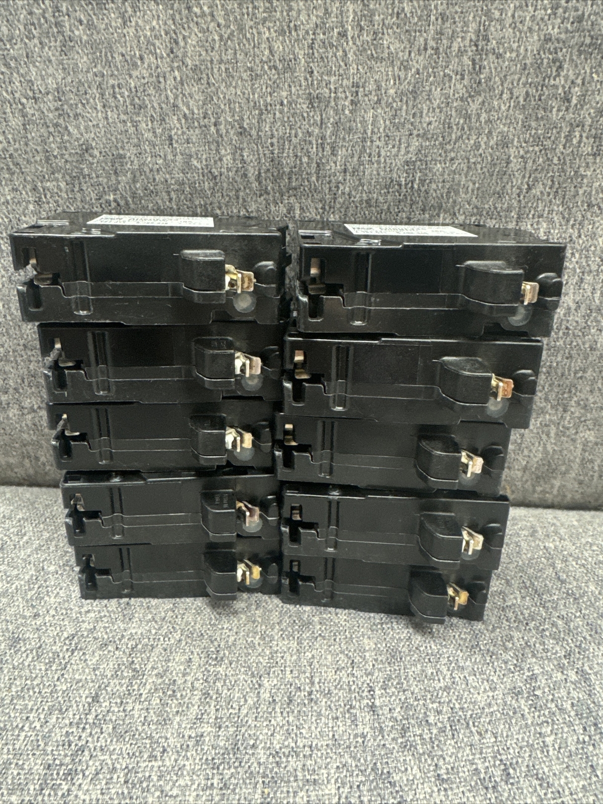 Lot of 10 – SIEMENS QA115AFCN 15A AFCI PLUG ON NEUTRAL (NO PIGTAIL WIRE)