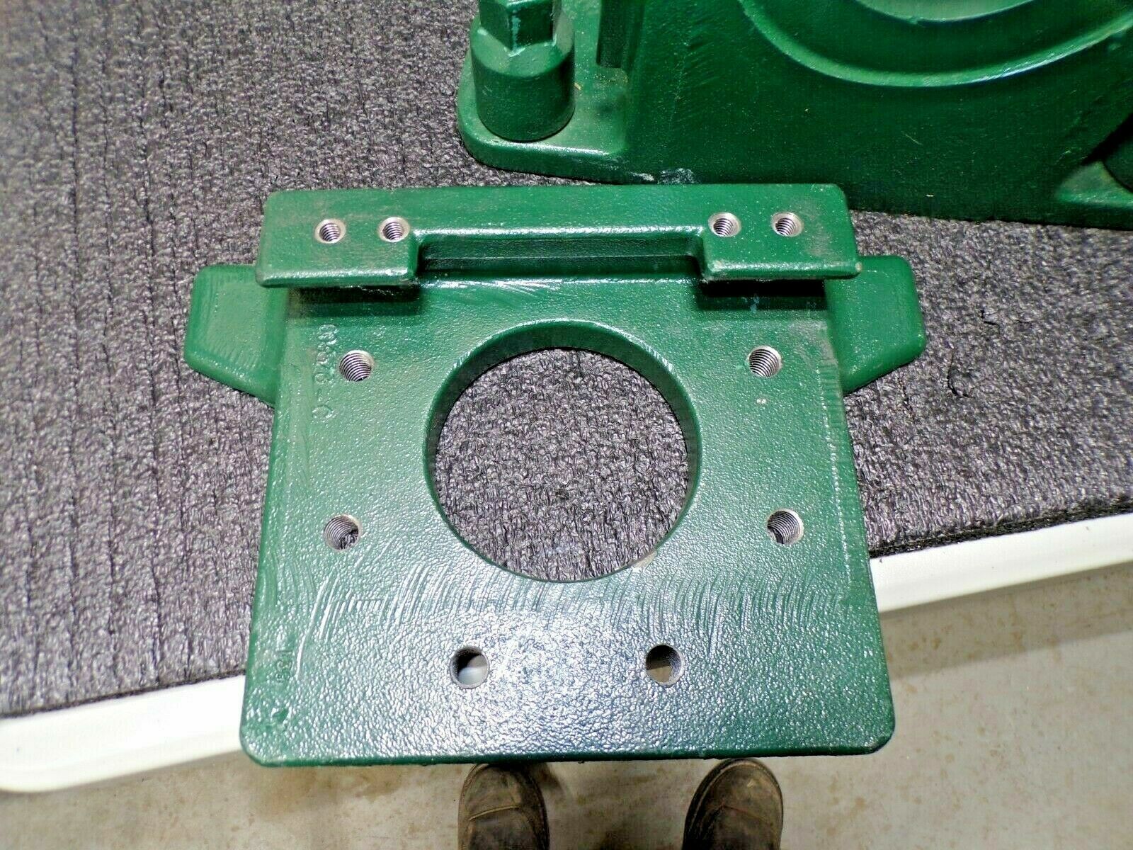 ZOELLER Guide Rail System, 4″ vertical, Flanged, 39-0018