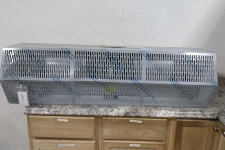 Berner SHD07-1048AC-P-G 3/4 HP 1882 Max CFM 120/208-240VAC Air Curtain