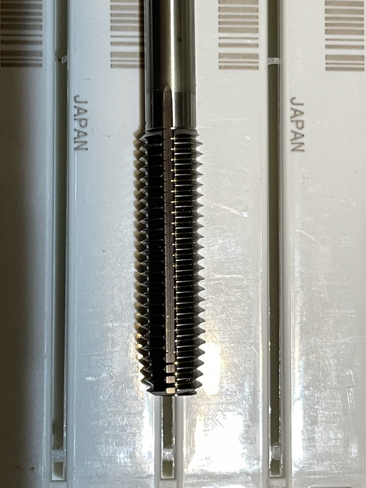 01 PC-OSG M8x1.25 THREAD FORMING ROLL TAP 92118TP RH9 TNB-82010 Japan