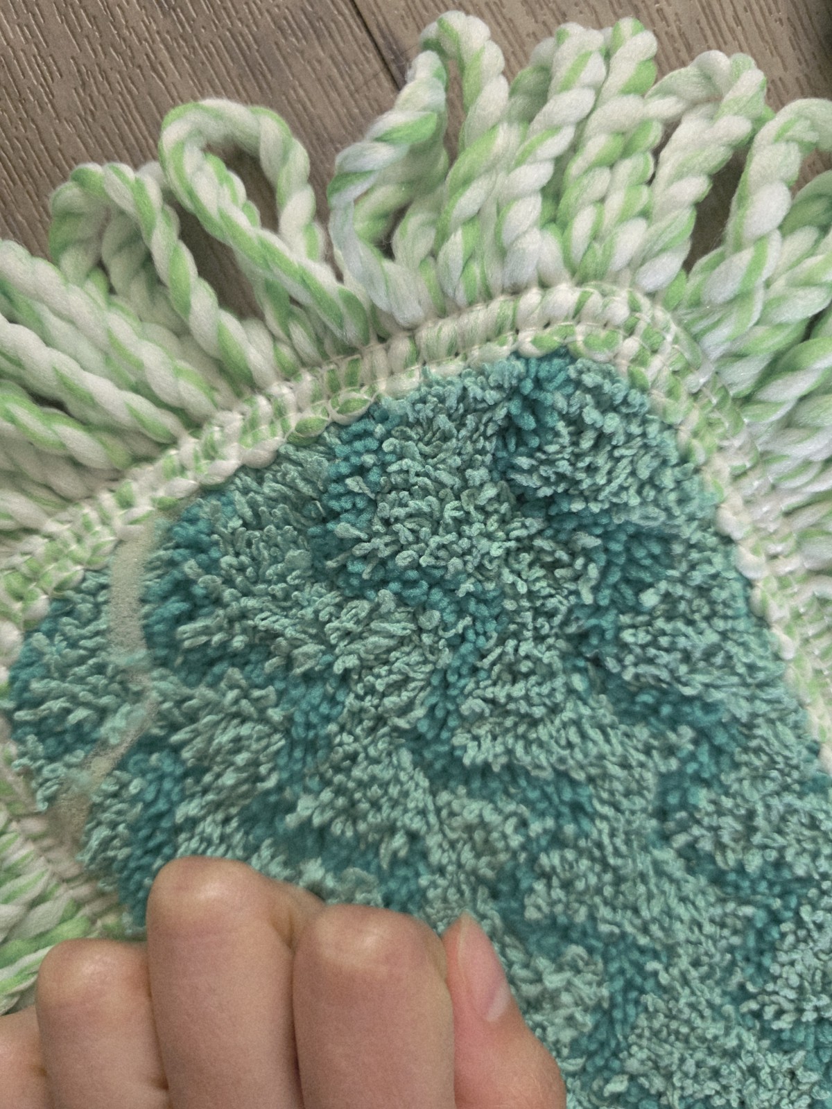 Rubbermaid Hygen Q438 Microfiber Wet/Dry Mop Pad 31-40in Green Pocket Washable