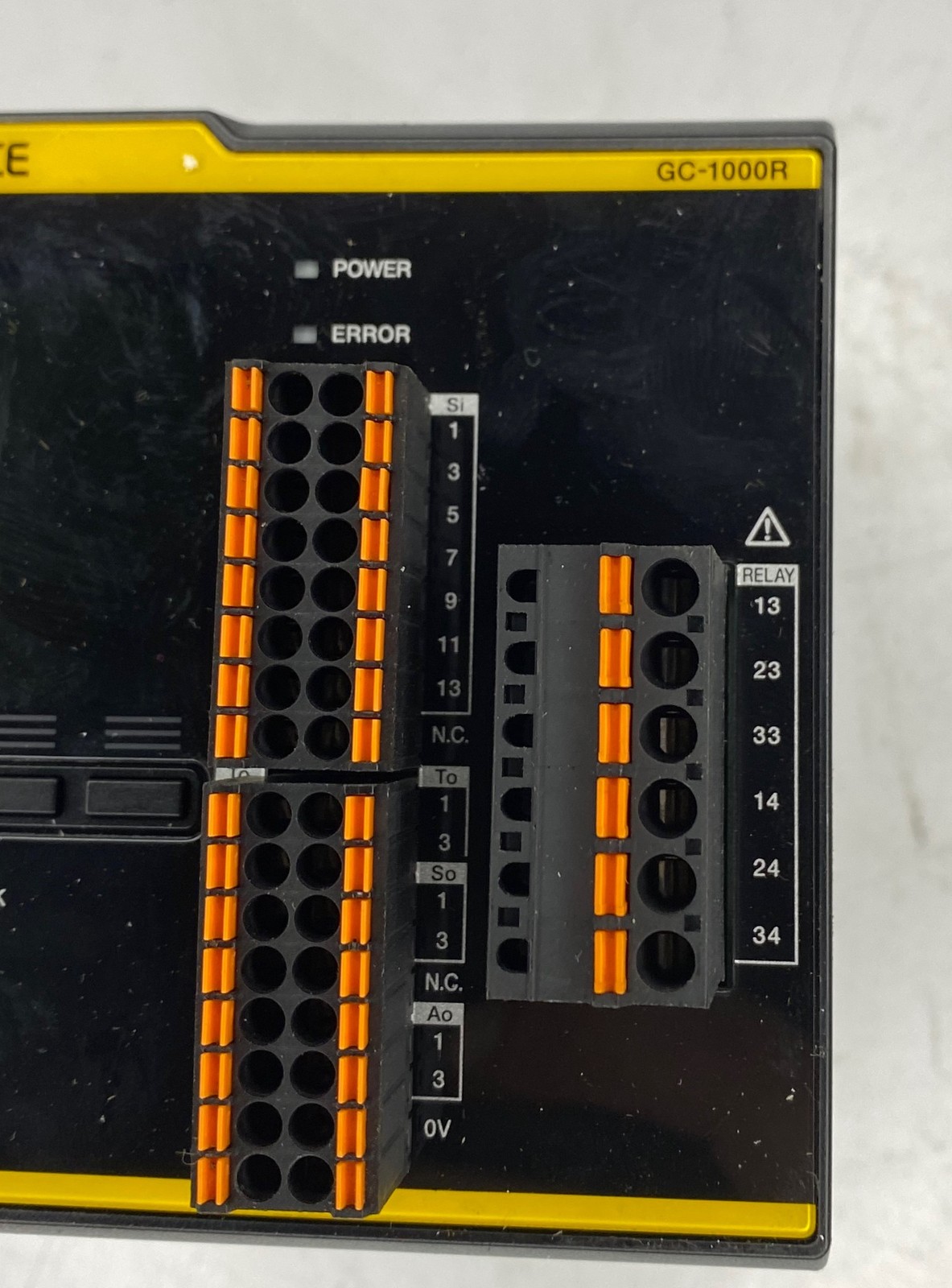 ONE (1) KEYENCE Industrial Safety Controller GC-1000R w/ Cable GL-RCG03S (USED)