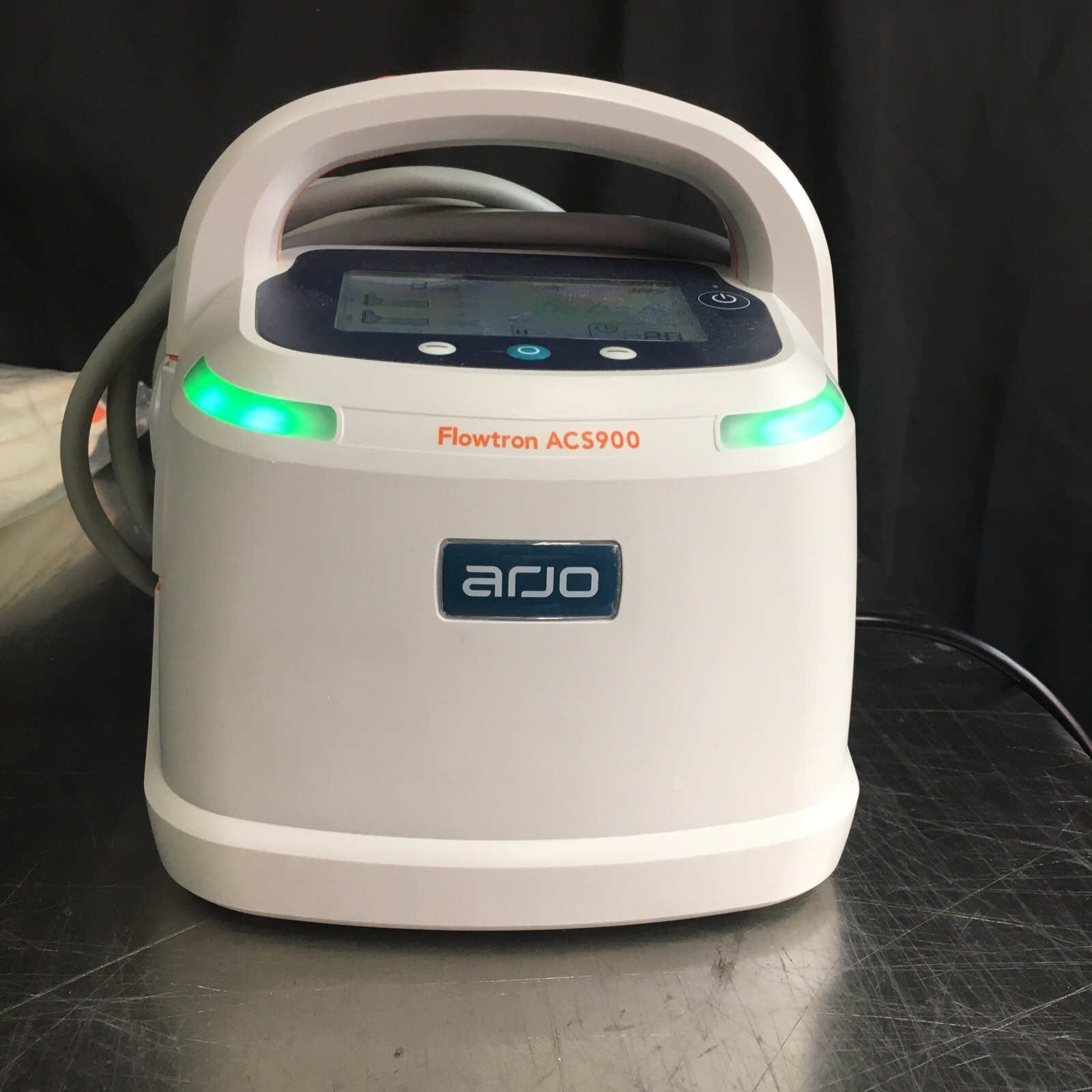 Arjo Flowtron ACS900 Continuous Sequential DVT Pump W/ New 28′ Thigh Garment