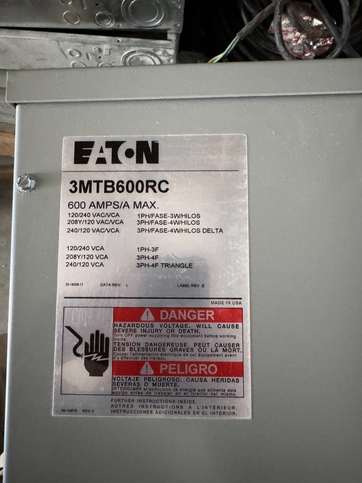 Eaton 3MTB600RC Main Terminal Box 600-Amp 120/240-VAC 1-Ph; 208Y/120VAC 3-Ph