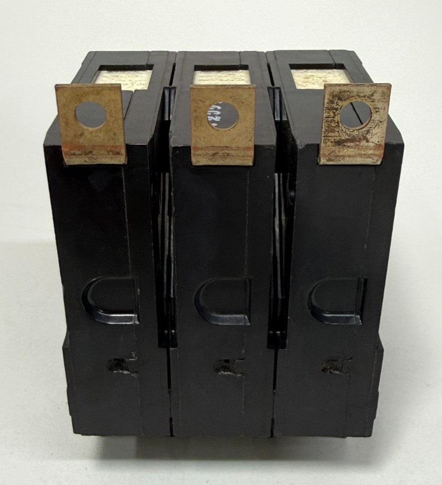 Siemens BQD330 30Amp 3Pole 277/480YVAC 14kA Bolt-On Circuit Breaker