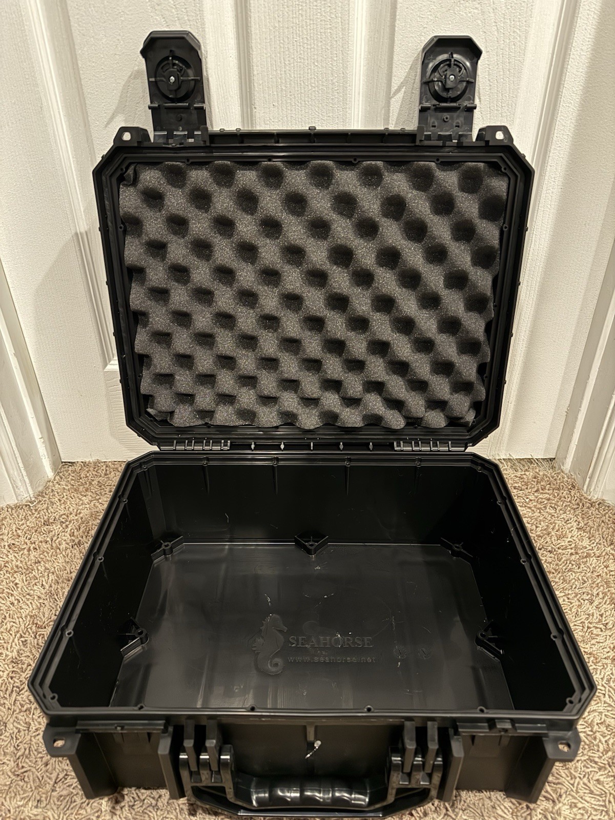 Seahorse SE630 (16.0 x 11.6 x 6.2”) Waterproof Protective Equipment Case
