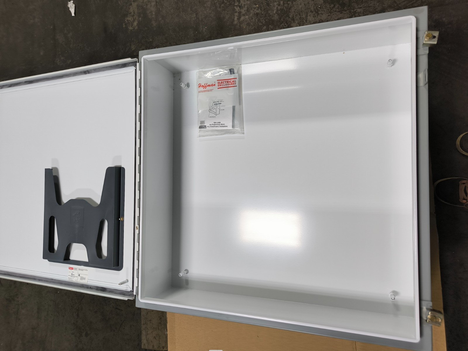 Hoffman A303008LP Industrial Control Panel Enclosure Type 12 13 Rainproof 30″