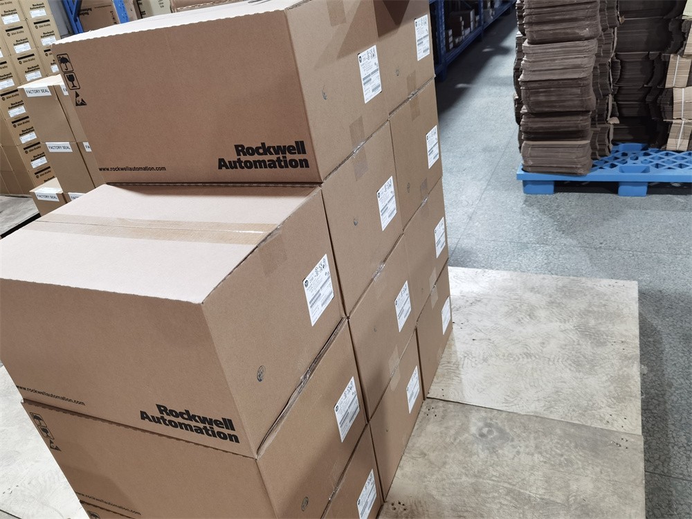 Series C In Stock MicroLogix 1400 32 Point Controller 1766-L32BWA