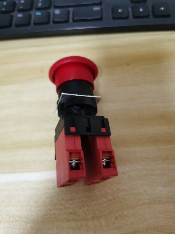 1PCS New Omron A22E-M-02 A22EM02 Pushbutton Switch Red Free Ship