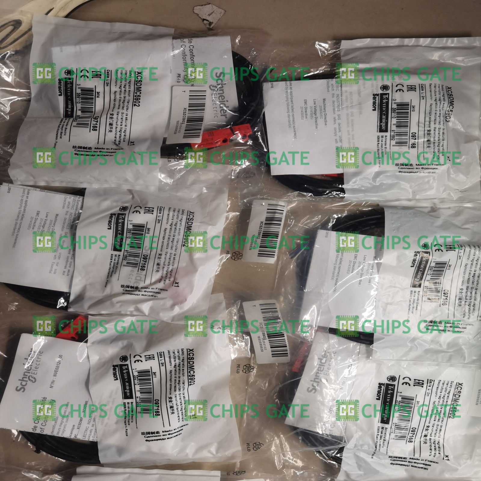 NEW Coded magnetic switches XCSZC5902 Fast Ship