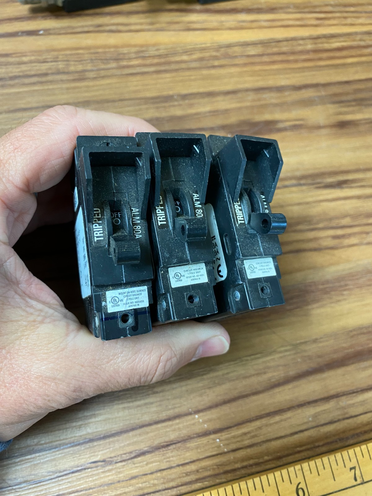 AIRPAX LMLK1-1RLS4-29877-13 80 AMP CIRCUIT BULLET BREAKER 100 Trip Amps 51 Delay
