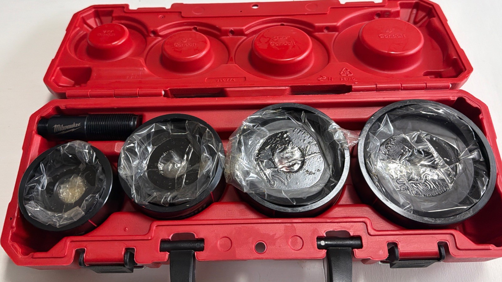 Milwaukee 49-16-2695 2-1/2 inch to 4 inch Knockout Set