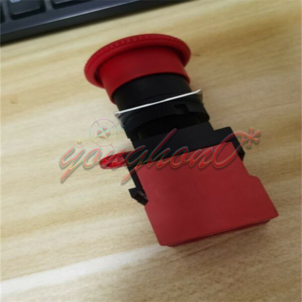 1PCS NEW Omron A22E-M-02 A22EM02 Pushbutton Switch Red BUTTON