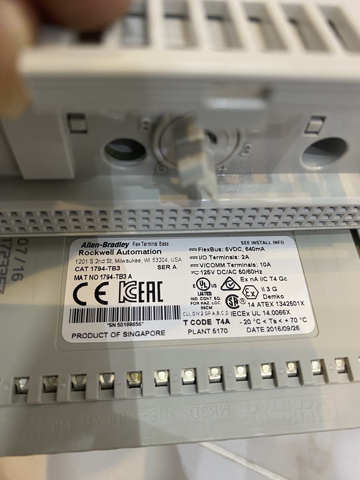 Allen-Bradley FlexI/O-XT Analog 4 Output 1794-OE4XT Ser.B + 1794-TB3