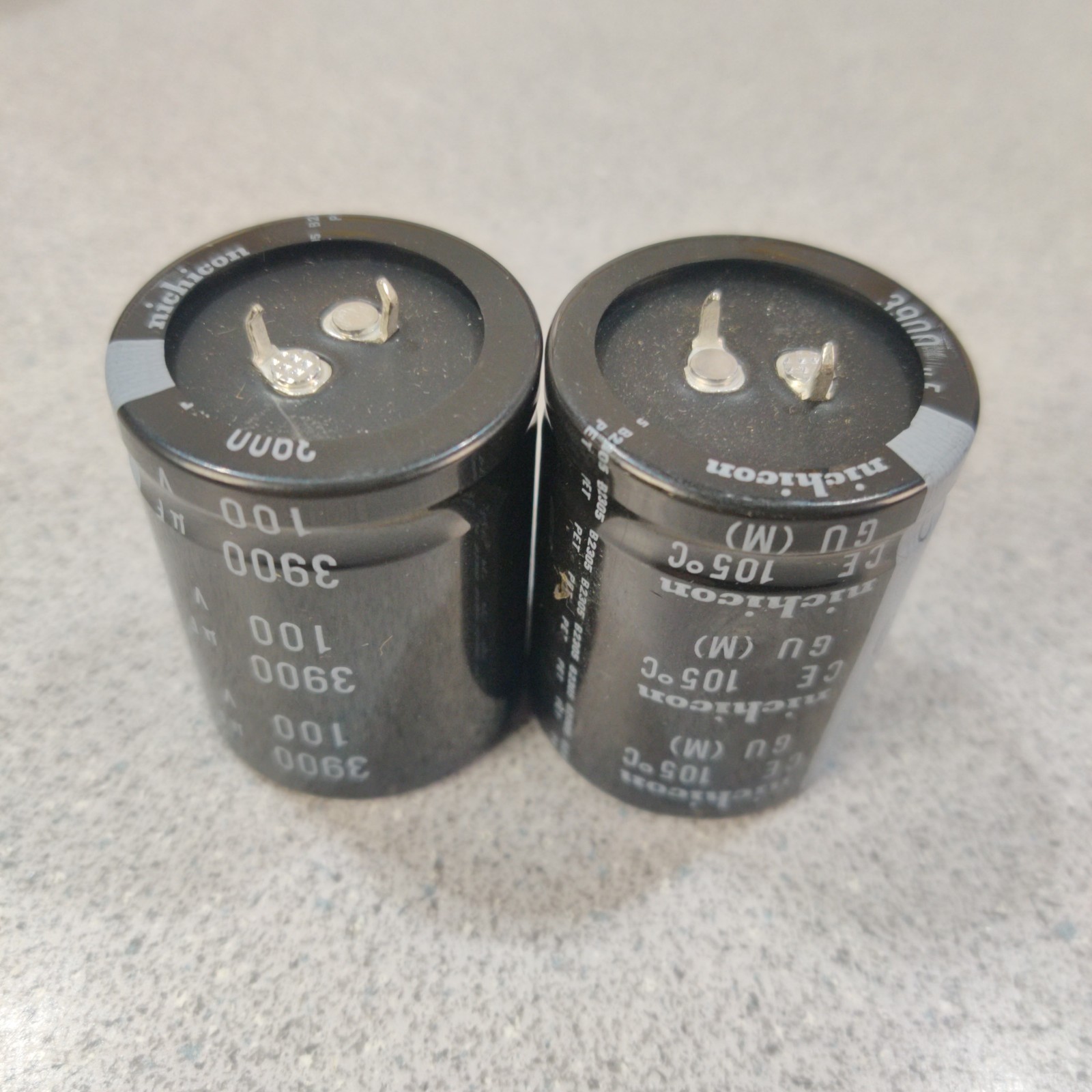 LOT OF 2 – 100V 3900uF 105C 46mm OEM Nichicon Snap In Electrolytic Capacitor