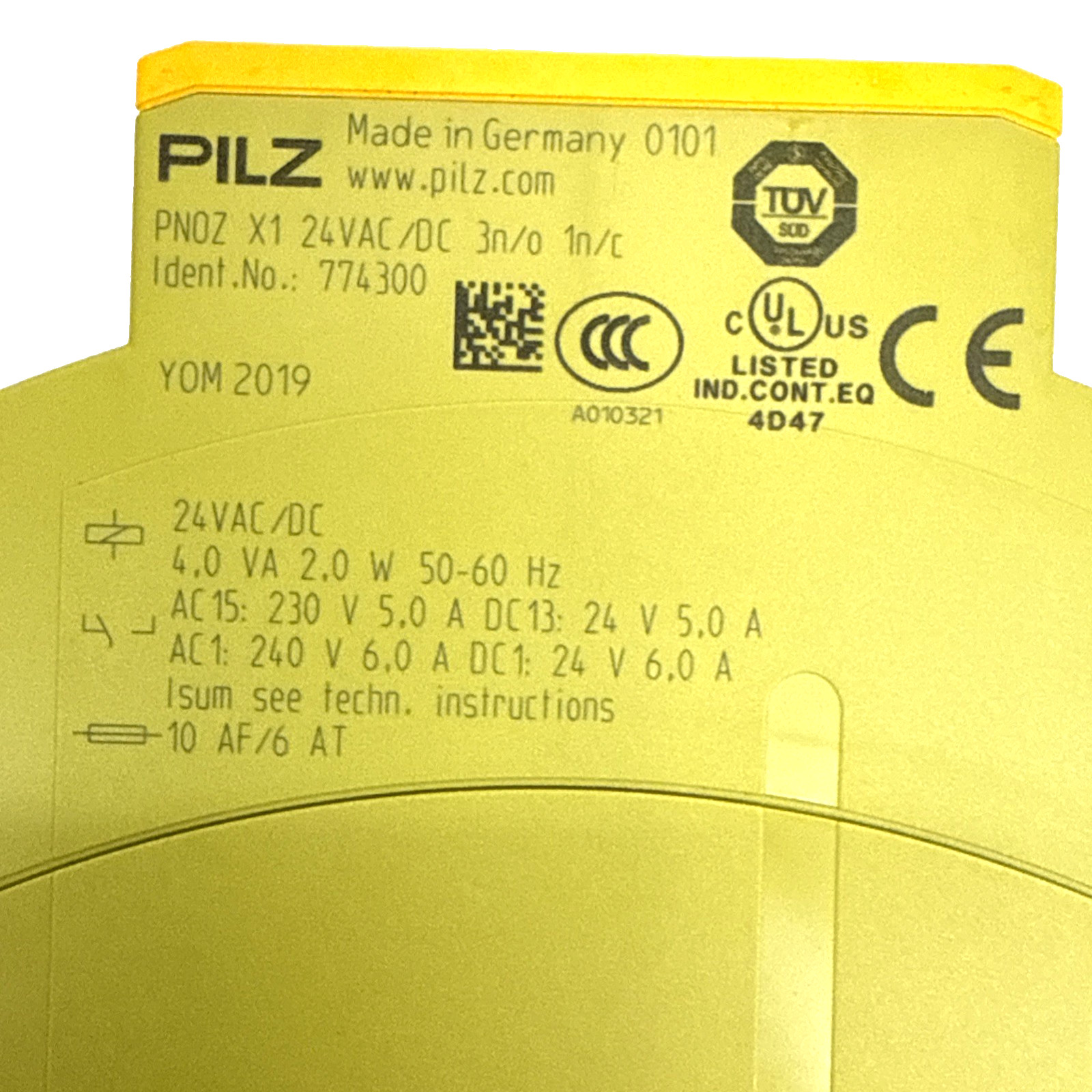 PILZ 774300 24VAC/DC Safety Relay New