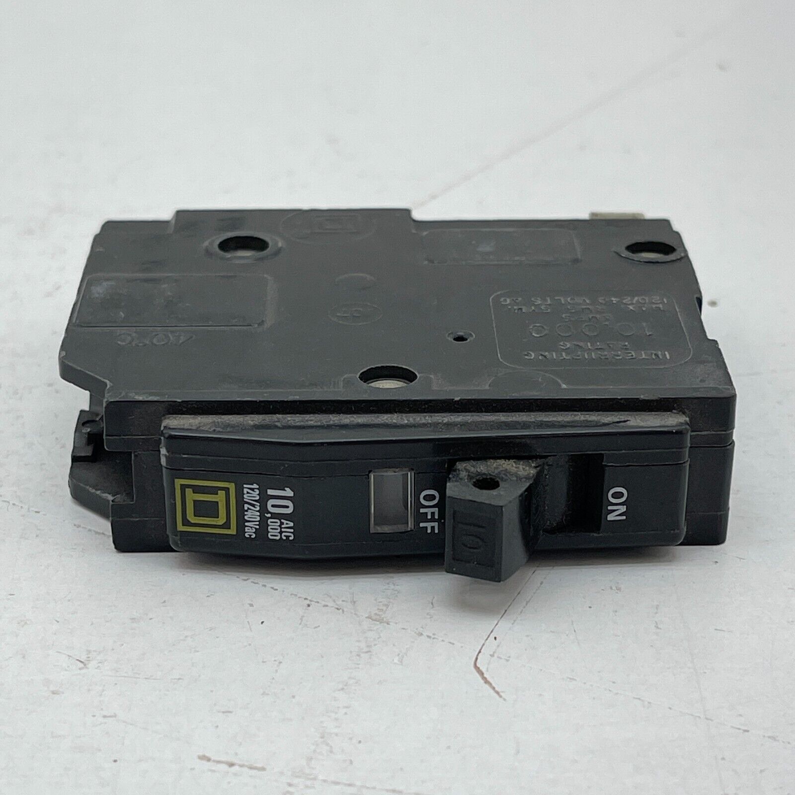Square D QO110 – Molded Case Circuit Breaker Plug-in – 10A -1 Pole – 240 Volt