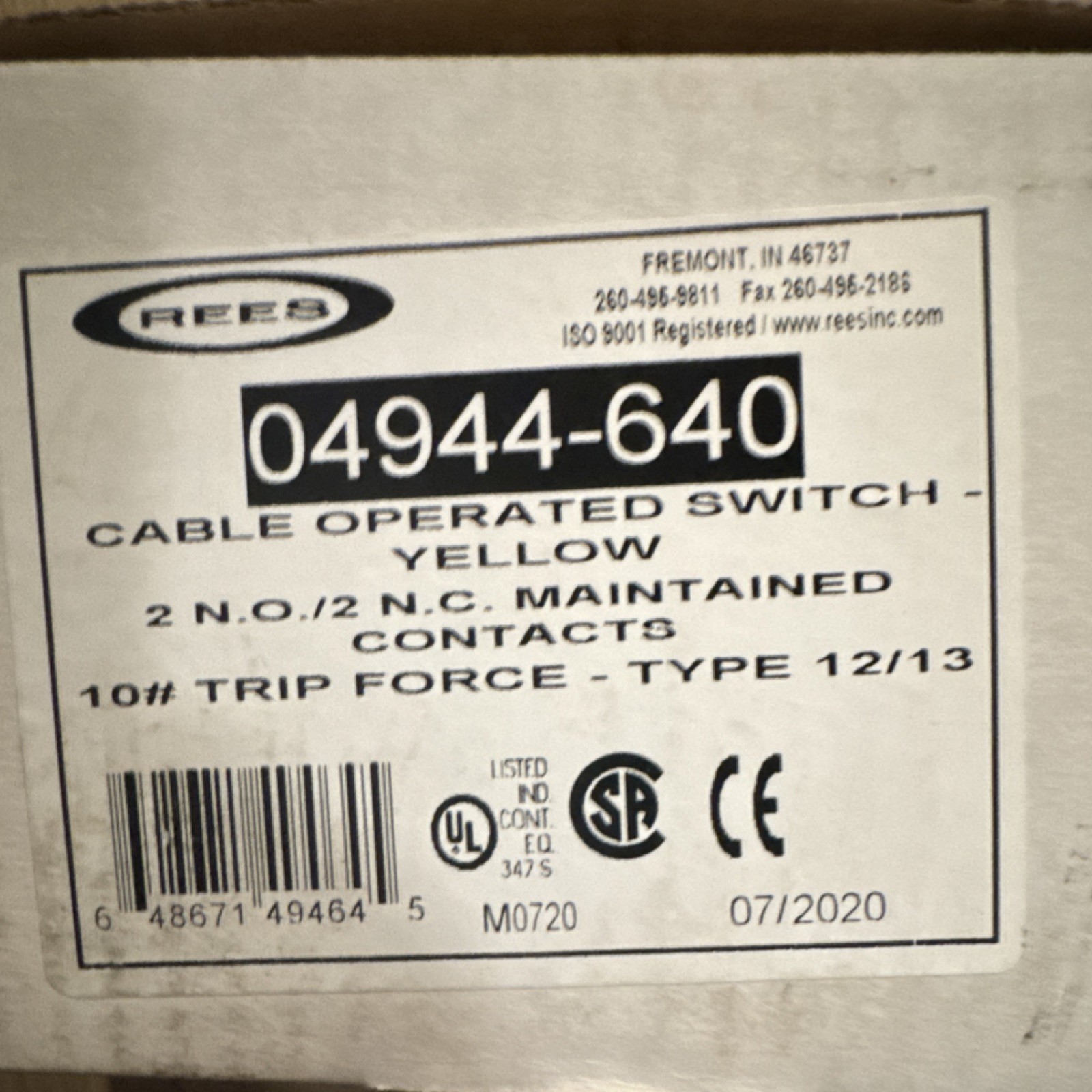 REES 04944-640 Cable Operated Switch 2 NO/2 NC Maintained Contacts Yellow